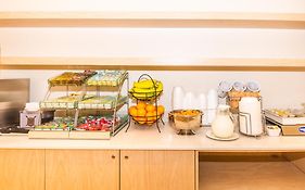 Hotel Brossard, An Ascend Collection Hotel